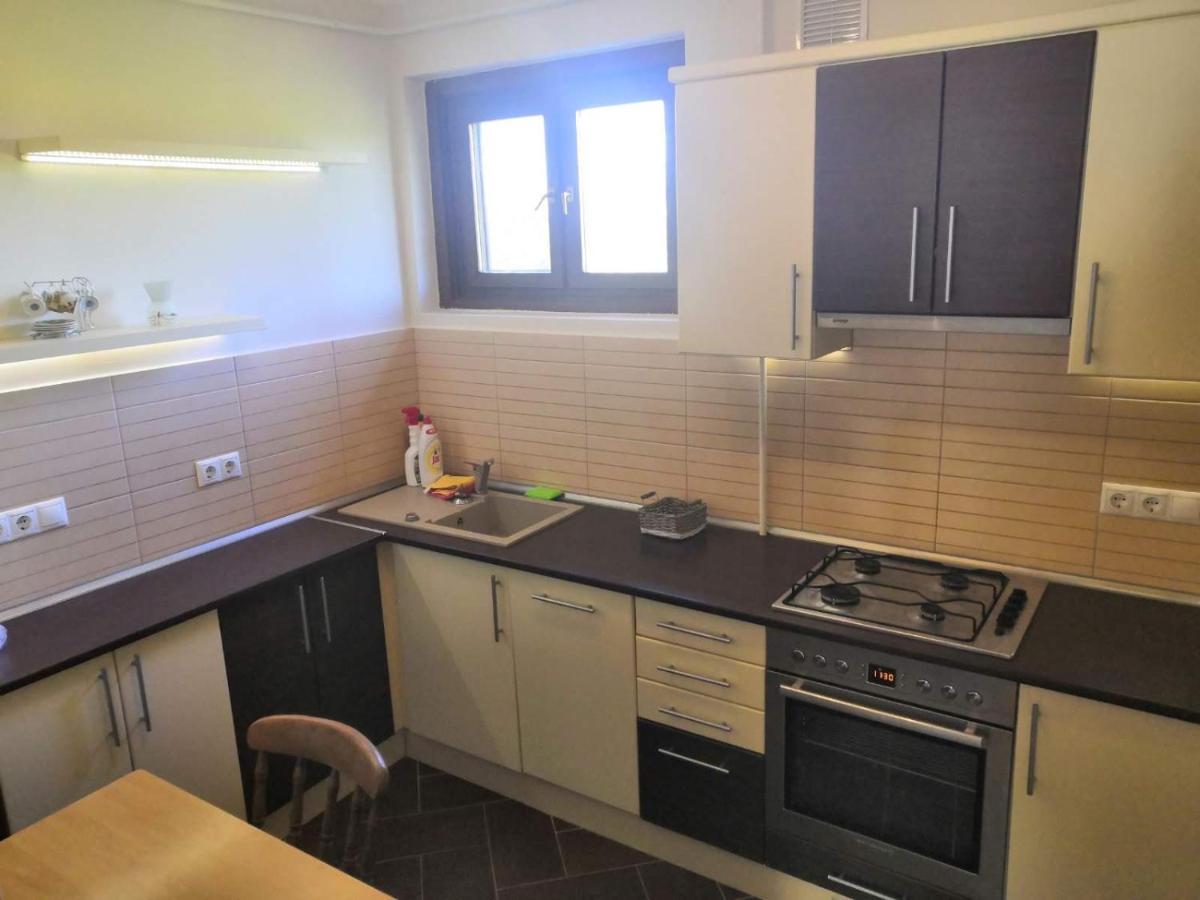Newisland Family Apartman Sarvar Exterior foto